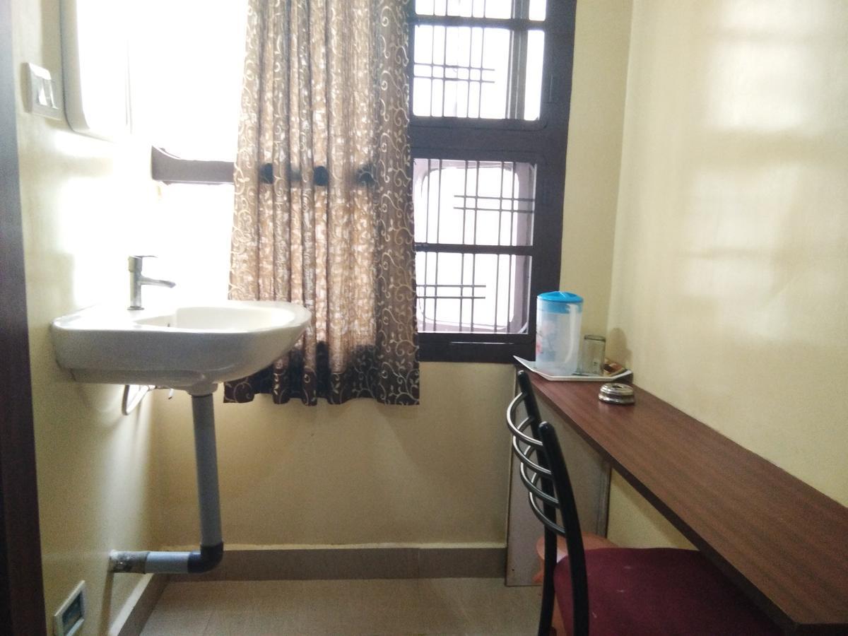 Hotel Adarsh Residency Tirupati Exterior foto